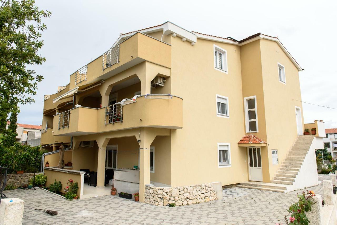 דירות זאדאר Apartman Nina מראה חיצוני תמונה